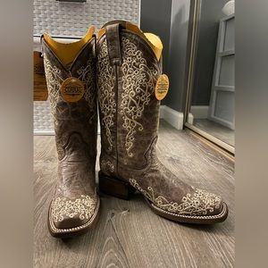 LD Brown Crater Bone Embroidered Boots